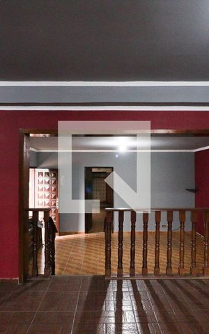 Casa para alugar com 220m², 4 quartos e 4 vagasSala