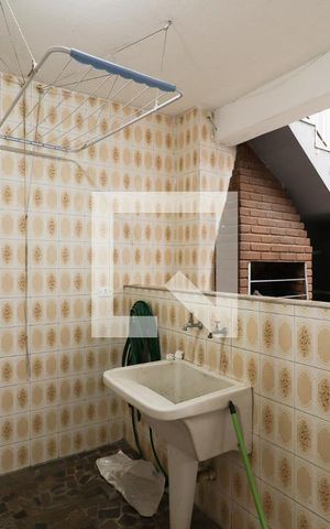 Casa para alugar com 220m², 4 quartos e 4 vagasÁrea de Serviço