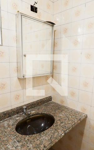Casa para alugar com 220m², 4 quartos e 4 vagasBanheiro Social
