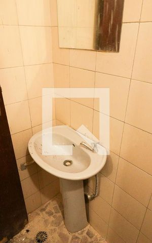 Casa para alugar com 220m², 4 quartos e 4 vagasBanheiro da Garagem