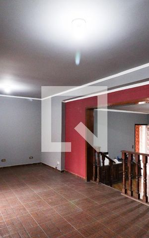 Casa para alugar com 220m², 4 quartos e 4 vagasSala
