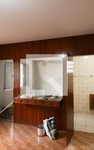 Casa para alugar com 220m², 4 quartos e 4 vagasSuíte