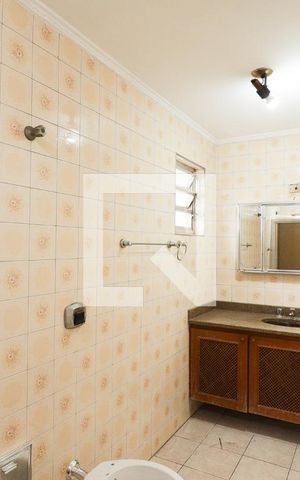 Casa para alugar com 220m², 4 quartos e 4 vagasBanheiro da Suíte