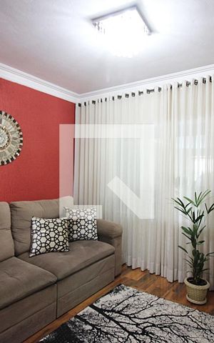 Casa à venda com 200m², 2 quartos e 2 vagasSala 