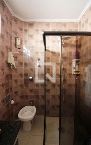 Casa à venda com 200m², 2 quartos e 2 vagasBanheiro Social 1
