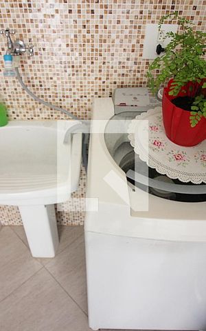Casa à venda com 200m², 2 quartos e 2 vagasÁrea de Serviço