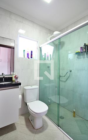 Casa à venda com 200m², 2 quartos e 2 vagasBanheiro Social 2