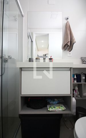 Apartamento para alugar com 69m², 2 quartos e 2 vagasBanheiro Social
