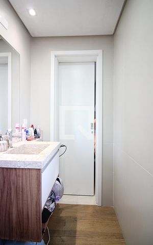 Apartamento para alugar com 69m², 2 quartos e 2 vagasBanheiro do Quarto 1 - Suíte