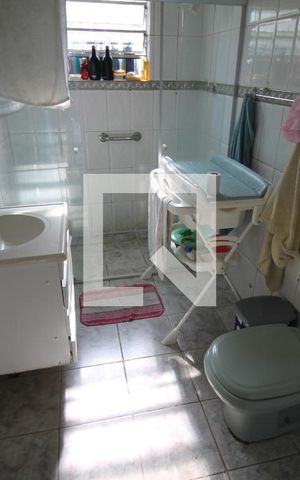 Casa à venda com 195m², 4 quartos e 2 vagasBanheiro