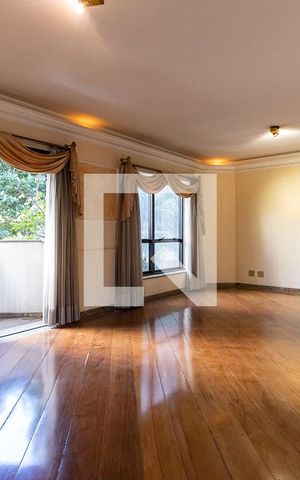 Apartamento à venda com 186m², 4 quartos e 3 vagas Apartamento à venda com 186m², 4 quartos e 3 vagasSala