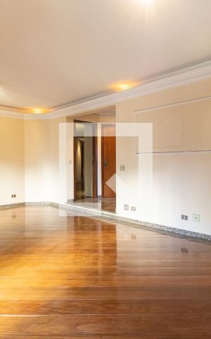 Apartamento à venda com 186m², 4 quartos e 3 vagas Apartamento à venda com 186m², 4 quartos e 3 vagasSala