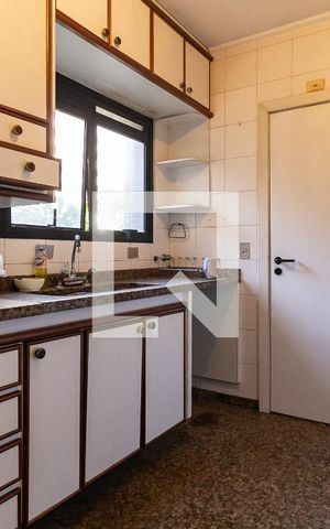 Apartamento à venda com 186m², 4 quartos e 3 vagas Apartamento à venda com 186m², 4 quartos e 3 vagasCozinha