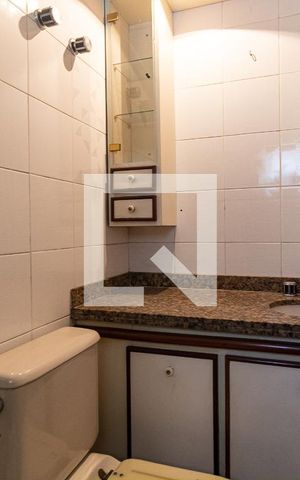 Apartamento à venda com 186m², 4 quartos e 3 vagas Apartamento à venda com 186m², 4 quartos e 3 vagasBanheiro da Suíte 2