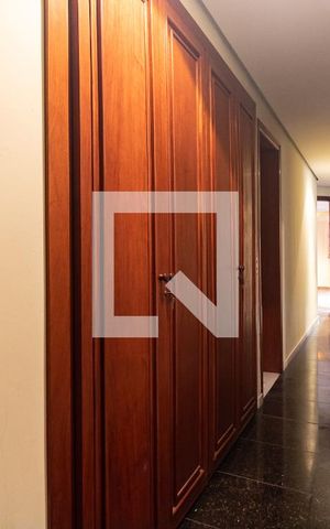 Apartamento à venda com 186m², 4 quartos e 3 vagas Apartamento à venda com 186m², 4 quartos e 3 vagasCorredor