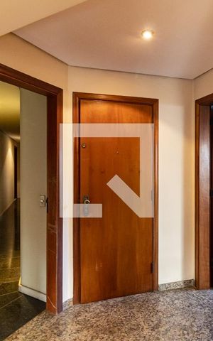 Apartamento à venda com 186m², 4 quartos e 3 vagas Apartamento à venda com 186m², 4 quartos e 3 vagasEntrada