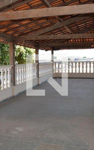 Casa à venda com 708m², 3 quartos e 3 vagasTerraço