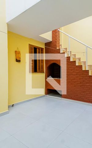 Casa à venda com 338m², 3 quartos e 2 vagas Casa à venda com 338m², 3 quartos e 2 vagasQuintal