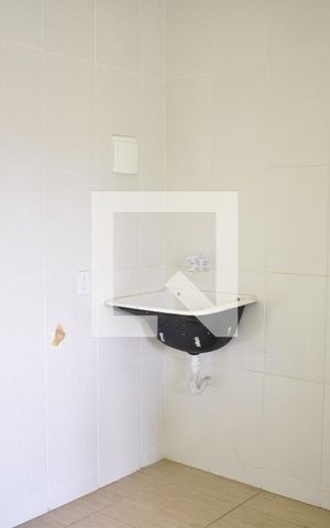 Casa para alugar com 30m², 1 quarto e sem vagaCozinha e Área de Serviço