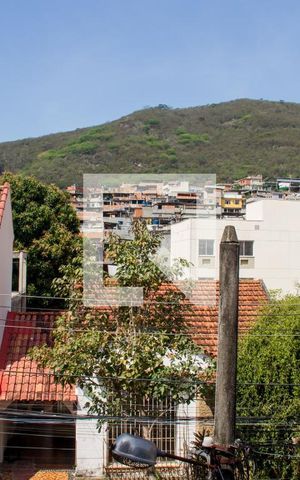 Casa de condomínio à venda com 375m², 4 quartos e 1 vagaSuíte 04 - Janela