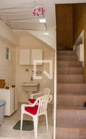 Casa de condomínio à venda com 375m², 4 quartos e 1 vagaÁrea de Serviço