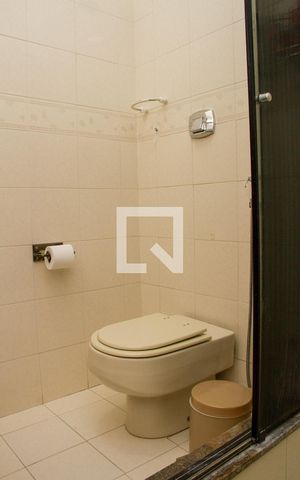 Casa de condomínio à venda com 375m², 4 quartos e 1 vagaBanheiro da Suíte 04