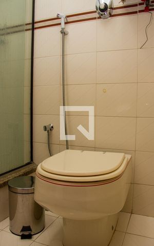 Casa de condomínio à venda com 375m², 4 quartos e 1 vagaBanheiro da Suíte 03