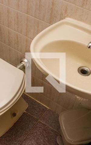 Casa de condomínio à venda com 375m², 4 quartos e 1 vagaBanheiro de Serviço