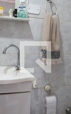 Casa à venda com 176m², 3 quartos e 3 vagasBanheiro