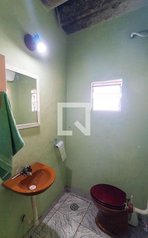 Casa à venda com 309m², 3 quartos e 2 vagas Casa à venda com 309m², 3 quartos e 2 vagasBanheiro de serviço