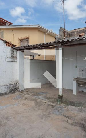 Casa à venda com 228m², 4 quartos e 2 vagas Casa à venda com 228m², 4 quartos e 2 vagasÁrea de Serviço