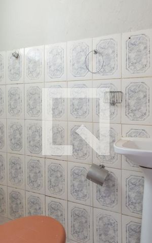 Casa à venda com 228m², 4 quartos e 2 vagas Casa à venda com 228m², 4 quartos e 2 vagasBanheiro da Suíte