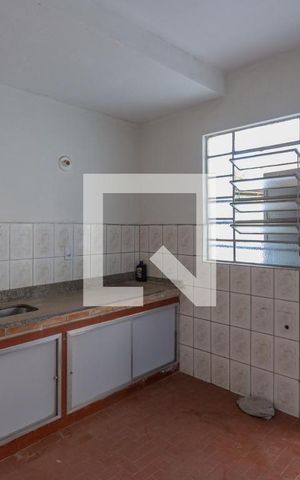 Casa à venda com 228m², 4 quartos e 2 vagas Casa à venda com 228m², 4 quartos e 2 vagasCozinha
