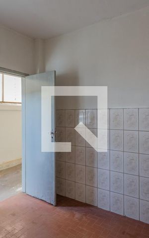Casa à venda com 228m², 4 quartos e 2 vagas Casa à venda com 228m², 4 quartos e 2 vagasCozinha
