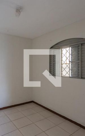Casa à venda com 228m², 4 quartos e 2 vagas Casa à venda com 228m², 4 quartos e 2 vagasQuarto 2
