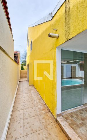 Casa de condomínio para alugar com 249m², 4 quartos e 2 vagasCorredor