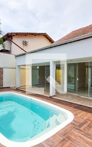 Casa de condomínio para alugar com 249m², 4 quartos e 2 vagasChurrasqueira / Piscina