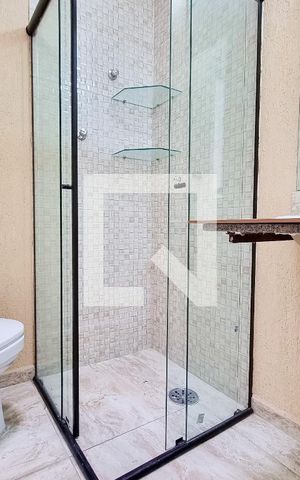 Casa de condomínio para alugar com 249m², 4 quartos e 2 vagasBanheiro
