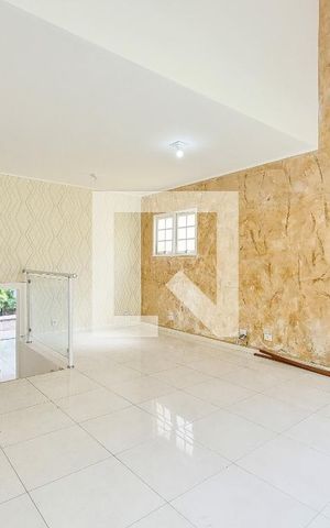 Casa de condomínio para alugar com 249m², 4 quartos e 2 vagasSala