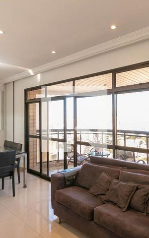 Apartamento à venda com 110m², 4 quartos e 2 vagas Apartamento à venda com 110m², 4 quartos e 2 vagasSala