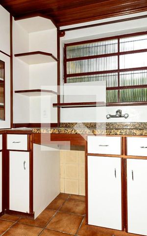 Casa à venda com 186m², 3 quartos e 2 vagas Casa à venda com 186m², 3 quartos e 2 vagasCozinha