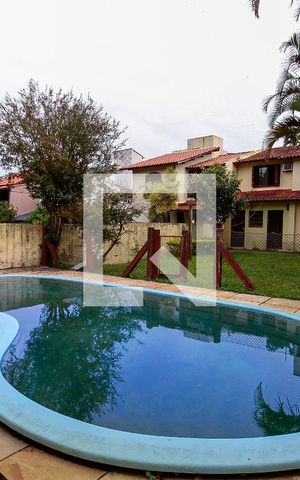Casa à venda com 186m², 3 quartos e 2 vagas Casa à venda com 186m², 3 quartos e 2 vagasPiscina