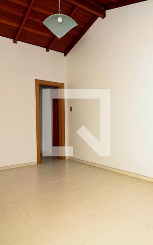 Casa à venda com 186m², 3 quartos e 2 vagas Casa à venda com 186m², 3 quartos e 2 vagasSuíte