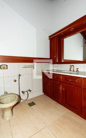 Casa à venda com 186m², 3 quartos e 2 vagas Casa à venda com 186m², 3 quartos e 2 vagasBanheiro da Suíte