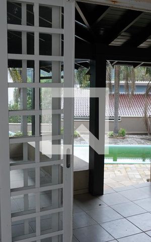 Casa à venda com 300m², 3 quartos e 2 vagasGaragem