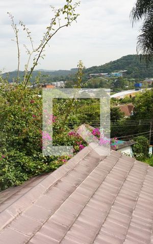 Casa à venda com 300m², 3 quartos e 2 vagasCozinha e Área de Serviço