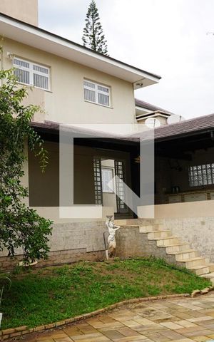 Casa à venda com 300m², 3 quartos e 2 vagasPiscina