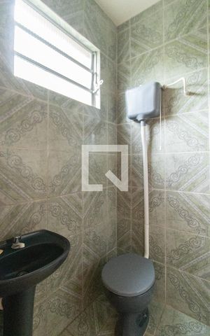 Casa à venda com 12m², 2 quartos e 1 vaga Casa à venda com 12m², 2 quartos e 1 vagaLavabo