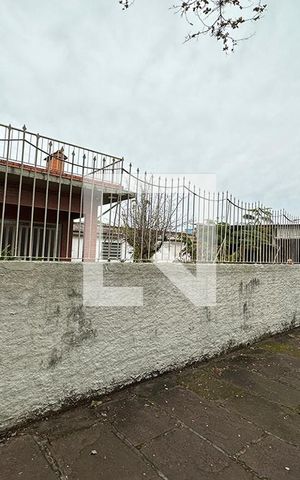 Casa à venda com 240m², 2 quartos e 1 vagaFachada