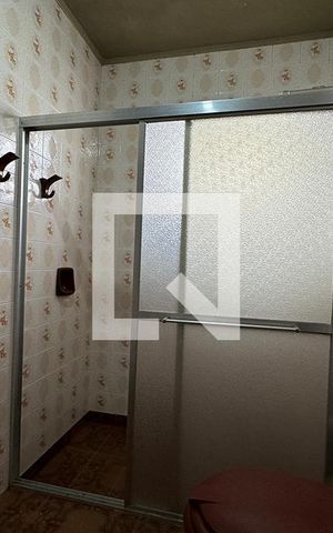 Casa à venda com 240m², 2 quartos e 1 vagaBanheiro